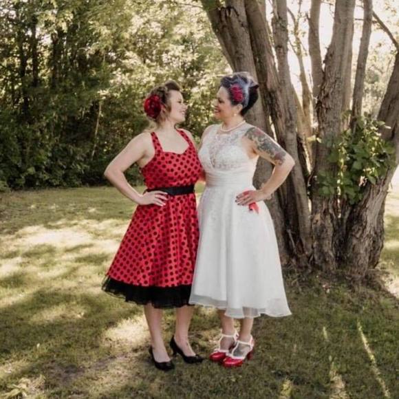 Meet your Posher, Mia - Picture 1 of 1